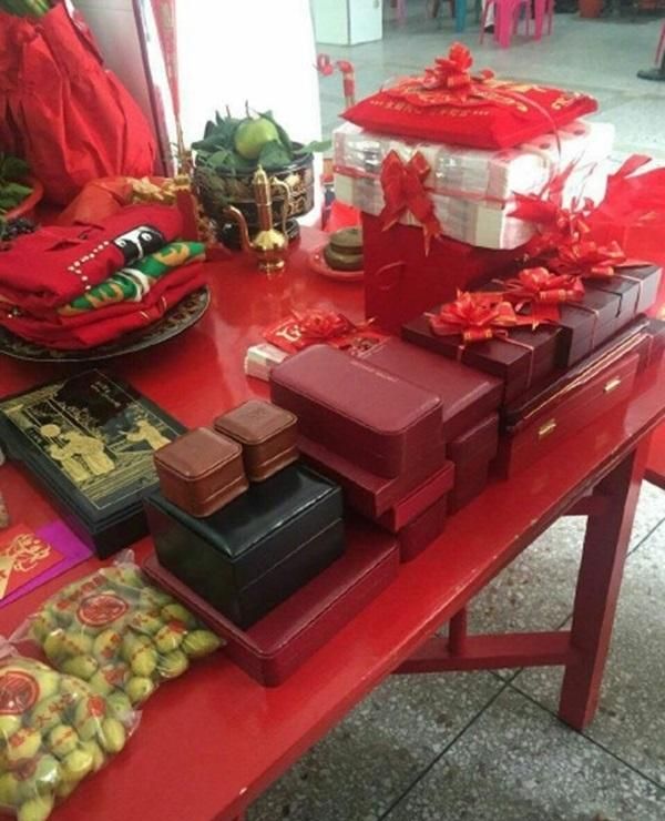 Китайский юноша удачно женился