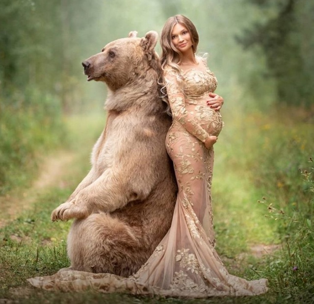 Медведь Степан - звезда кинематографа и фотосессий