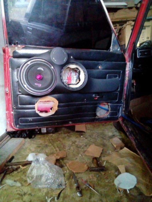 Меломаны тюнигуют свои автомобили