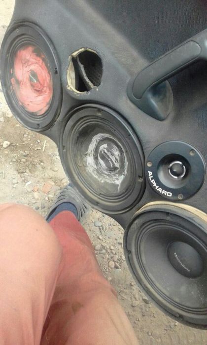 Меломаны тюнигуют свои автомобили
