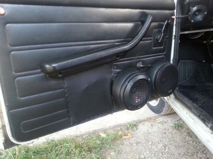 Меломаны тюнигуют свои автомобили