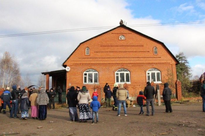 В Перми сносят незаконно построенные цыганское дома