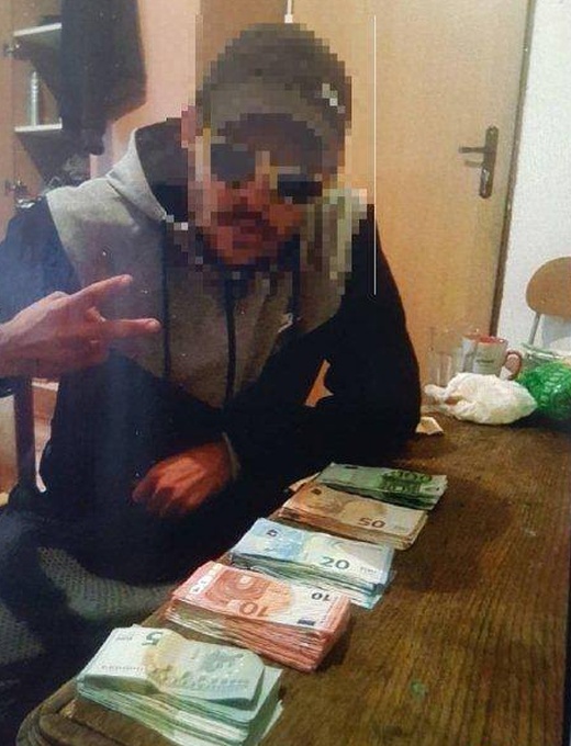 Ограбили почтовое отделение, а затем похвастались своей "добычей" в социальной сети