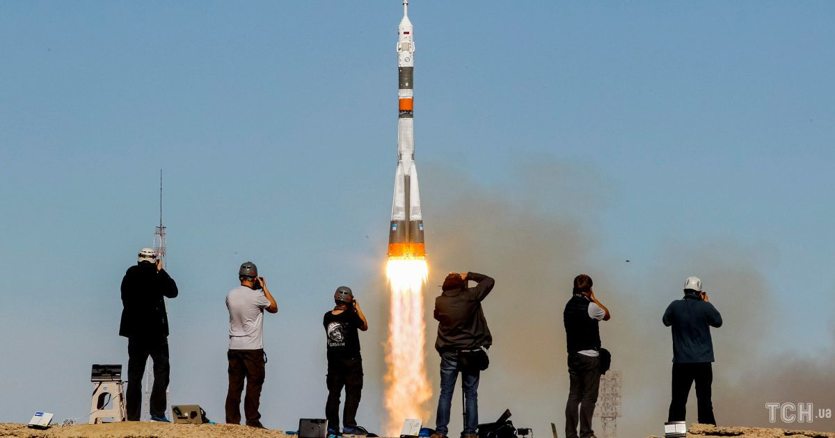 Устройство системы аварийного спасения экипажа космического корабля