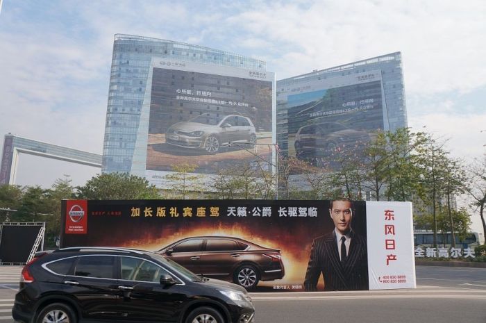 Модели и автомобили на выставке Auto Guangzhou-2013 Модели и автомобили на выставке Auto Guangzhou-2013