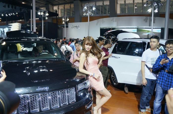 Модели и автомобили на выставке Auto Guangzhou-2013 Модели и автомобили на выставке Auto Guangzhou-2013