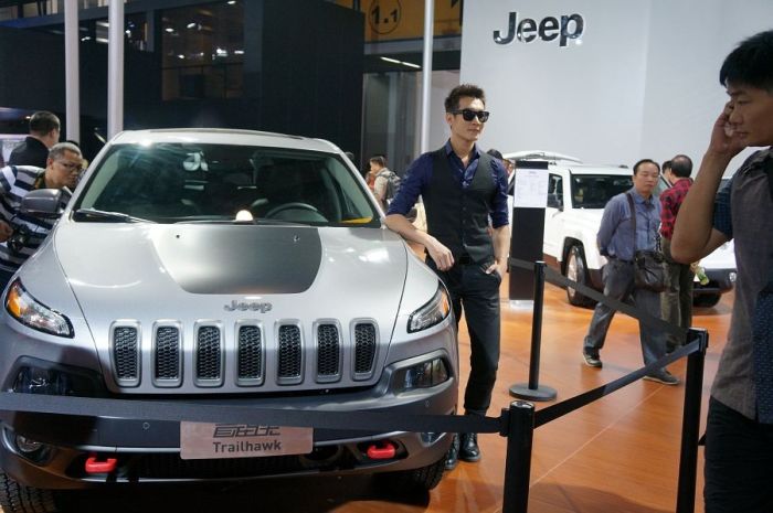 Модели и автомобили на выставке Auto Guangzhou-2013 Модели и автомобили на выставке Auto Guangzhou-2013