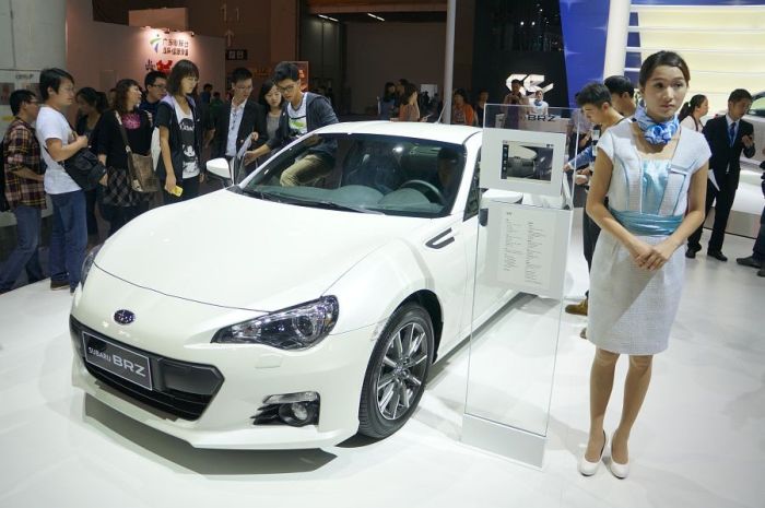 Модели и автомобили на выставке Auto Guangzhou-2013 Модели и автомобили на выставке Auto Guangzhou-2013