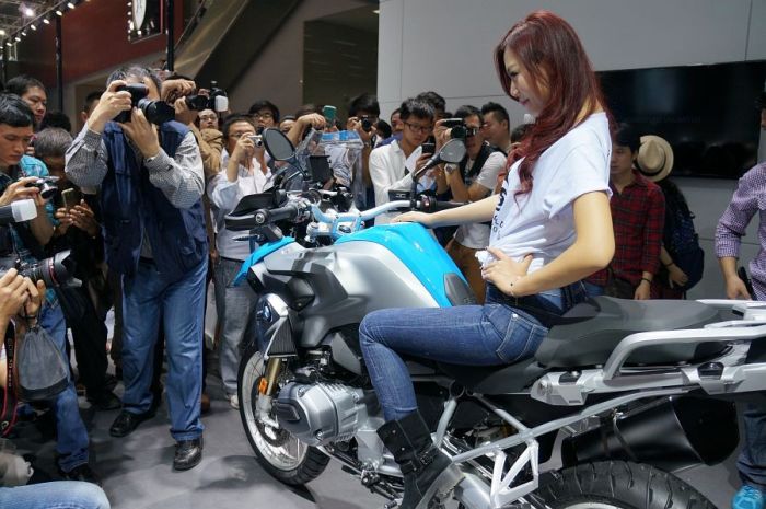 Модели и автомобили на выставке Auto Guangzhou-2013 Модели и автомобили на выставке Auto Guangzhou-2013