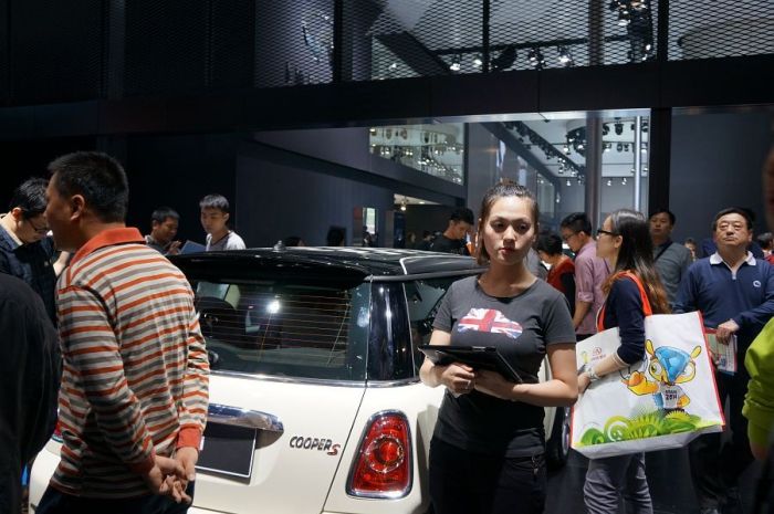 Модели и автомобили на выставке Auto Guangzhou-2013 Модели и автомобили на выставке Auto Guangzhou-2013