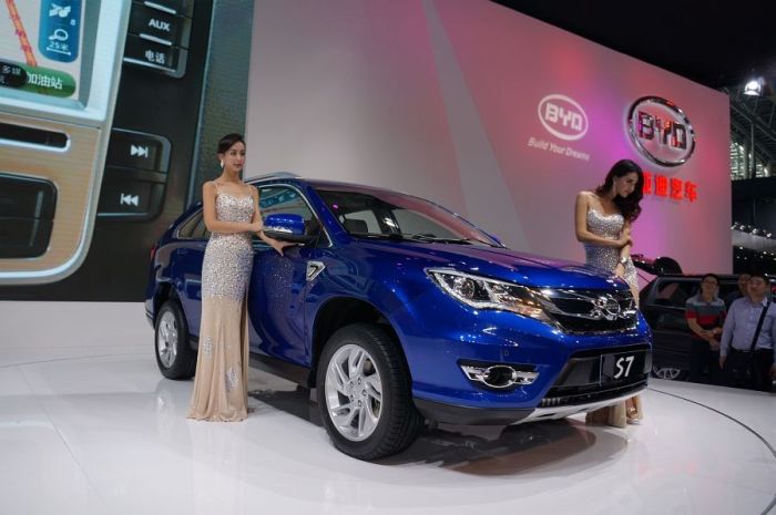 Модели и автомобили на выставке Auto Guangzhou-2013 Модели и автомобили на выставке Auto Guangzhou-2013