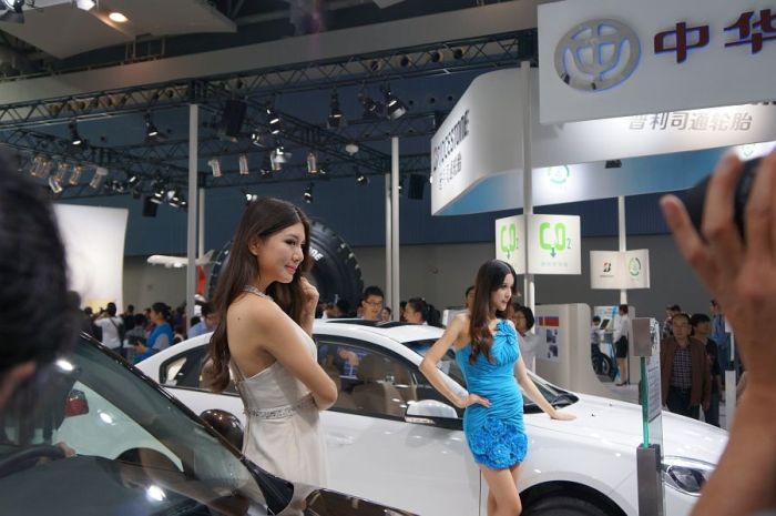 Модели и автомобили на выставке Auto Guangzhou-2013 Модели и автомобили на выставке Auto Guangzhou-2013