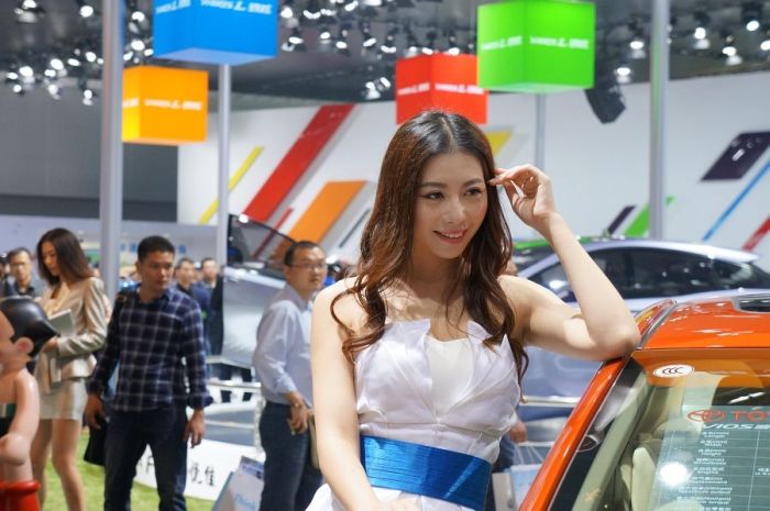 Модели и автомобили на выставке Auto Guangzhou-2013 Модели и автомобили на выставке Auto Guangzhou-2013