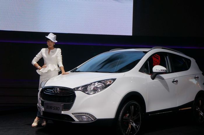 Модели и автомобили на выставке Auto Guangzhou-2013 Модели и автомобили на выставке Auto Guangzhou-2013