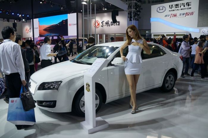 Модели и автомобили на выставке Auto Guangzhou-2013 Модели и автомобили на выставке Auto Guangzhou-2013