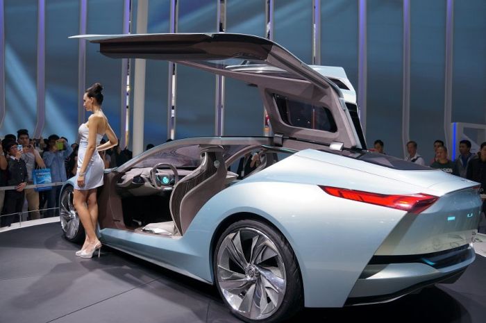 Модели и автомобили на выставке Auto Guangzhou-2013 Модели и автомобили на выставке Auto Guangzhou-2013