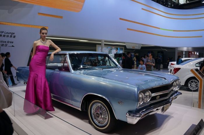 Модели и автомобили на выставке Auto Guangzhou-2013 Модели и автомобили на выставке Auto Guangzhou-2013