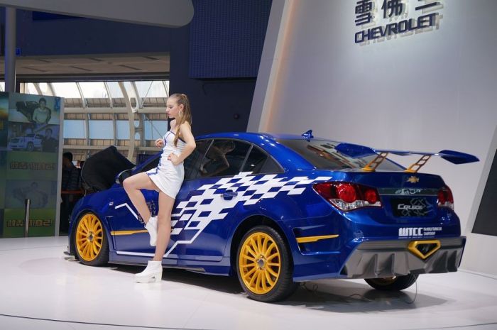 Модели и автомобили на выставке Auto Guangzhou-2013 Модели и автомобили на выставке Auto Guangzhou-2013