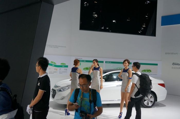 Модели и автомобили на выставке Auto Guangzhou-2013 Модели и автомобили на выставке Auto Guangzhou-2013