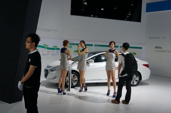 Модели и автомобили на выставке Auto Guangzhou-2013 Модели и автомобили на выставке Auto Guangzhou-2013