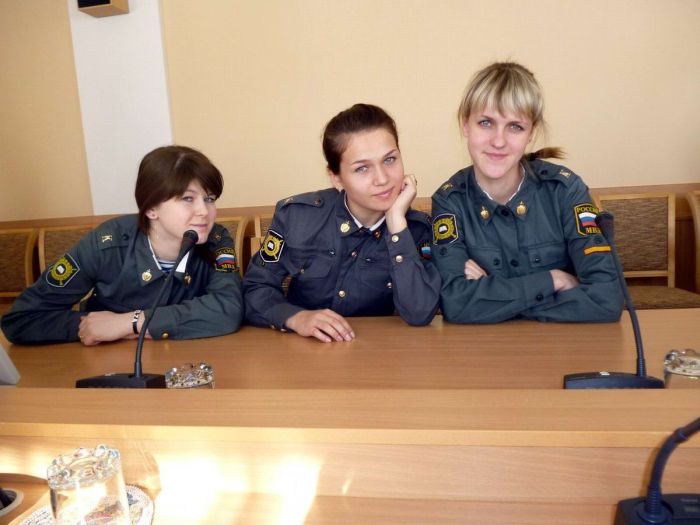 Девушки-полицейские в России