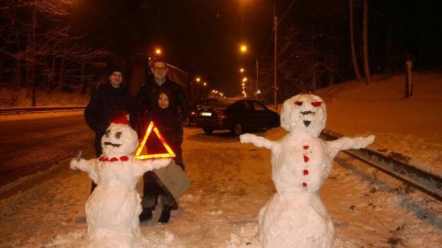 В Санкт-Петербурге участники ДТП слепили снеговиков пока ждали ДПС