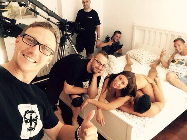 «Куда идут девочки, которых не приняли в театральный?» или несколько фактов об индустрии «другого» кино, после которых вы не сможете смотреть порно прежними глазами «Куда идут девочки, которых не приняли в театральный?» или несколько фактов об индустрии «другого» кино, после которых вы не сможете смотреть порно прежними глазами