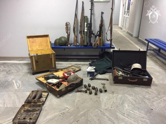 Московский участковый пытался обезвредить снаряд времён ВОВ топором Московский участковый пытался обезвредить снаряд времён ВОВ топором