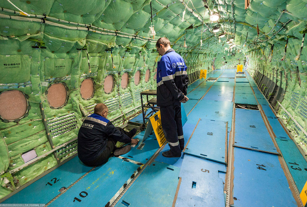 Как производят самолет Сухой Суперджет 100