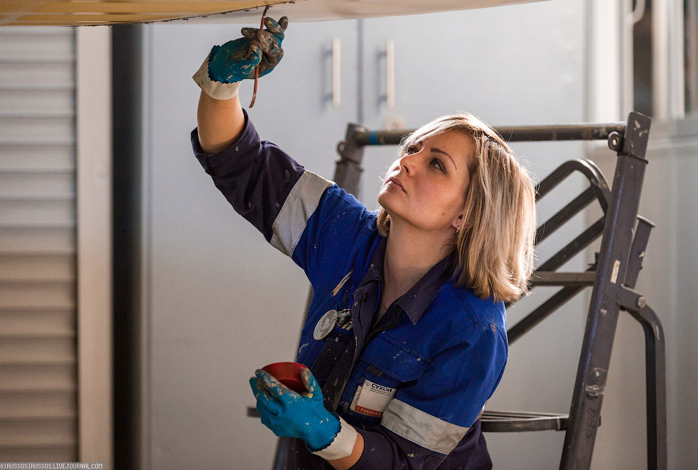 Как производят самолет Сухой Суперджет 100