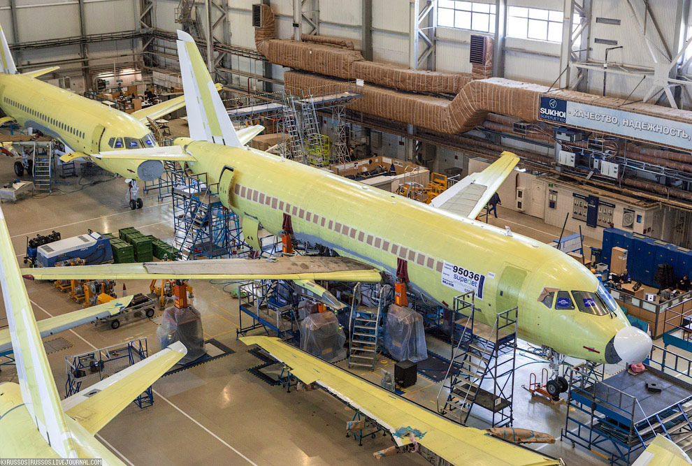 Как производят самолет Сухой Суперджет 100