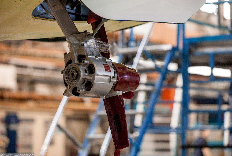 Как производят самолет Сухой Суперджет 100