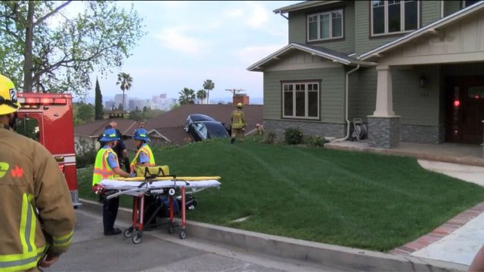 Очередной лётчик на машине (7 фото)