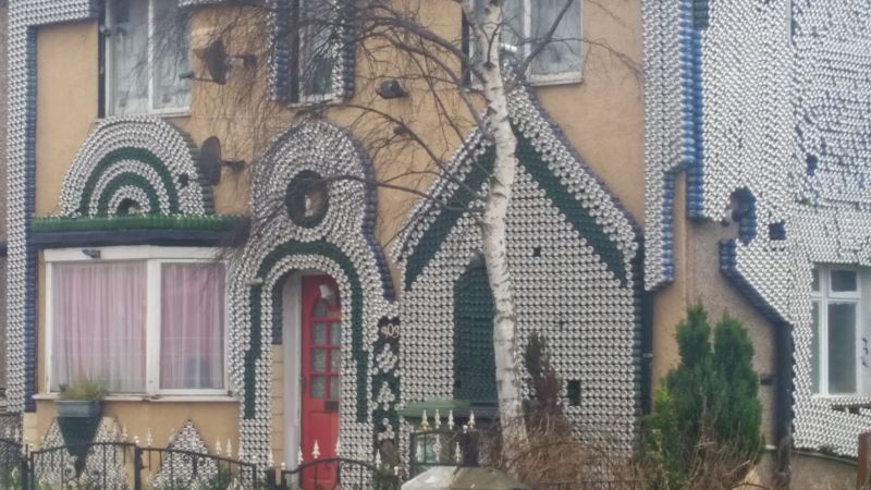 Декорирование дома пивными банками