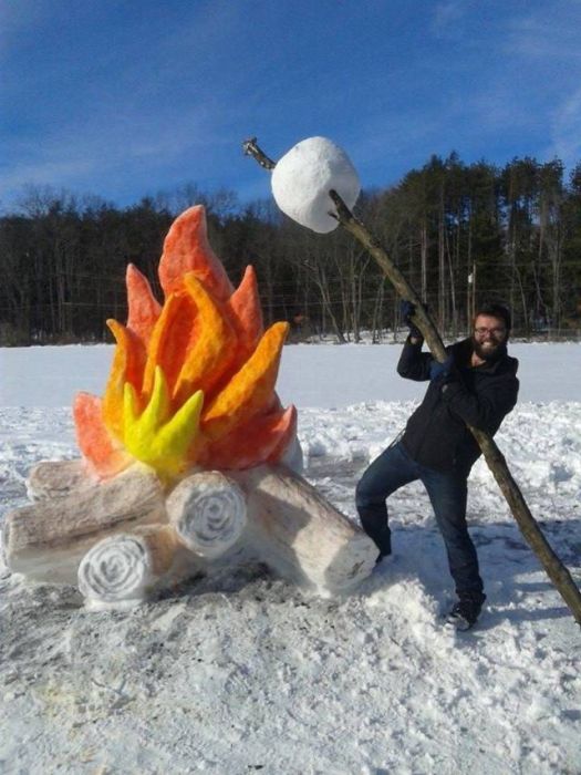 Взрослые дурачатся