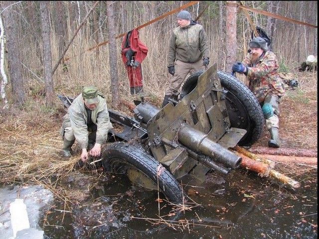 Эстонские поисковики обнаружили прекрасно сохранившуюся полковую пушку образца 1927 года