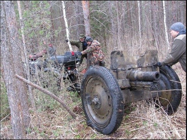 Эстонские поисковики обнаружили прекрасно сохранившуюся полковую пушку образца 1927 года