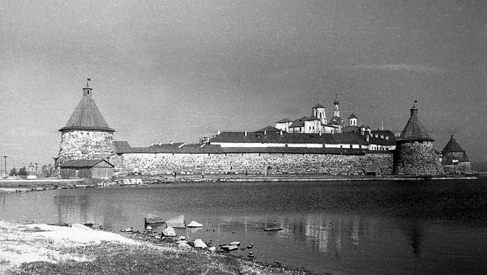 Суровые условия в исправительно-трудовых колониях ГУЛАГа Суровые условия в исправительно-трудовых колониях ГУЛАГа