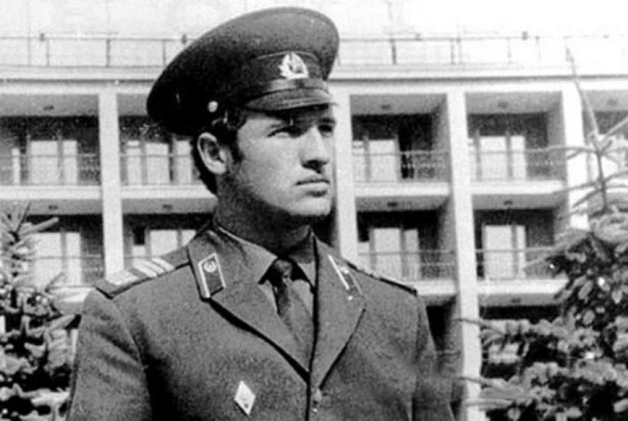 Знаменитые усатые мужчины Знаменитые усатые мужчины