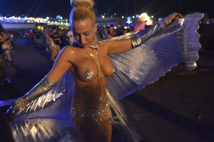 Девушки c Electric Daisy Carnival