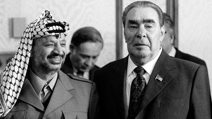 О поцелуях Брежнева