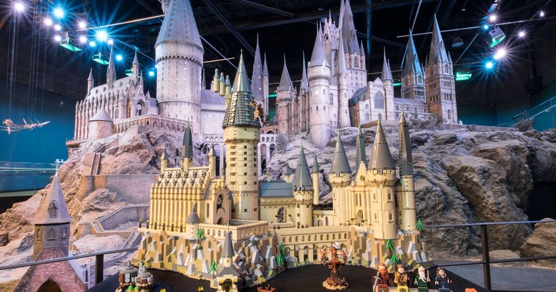 LEGO представил замок Хогвартс из 6000 деталей