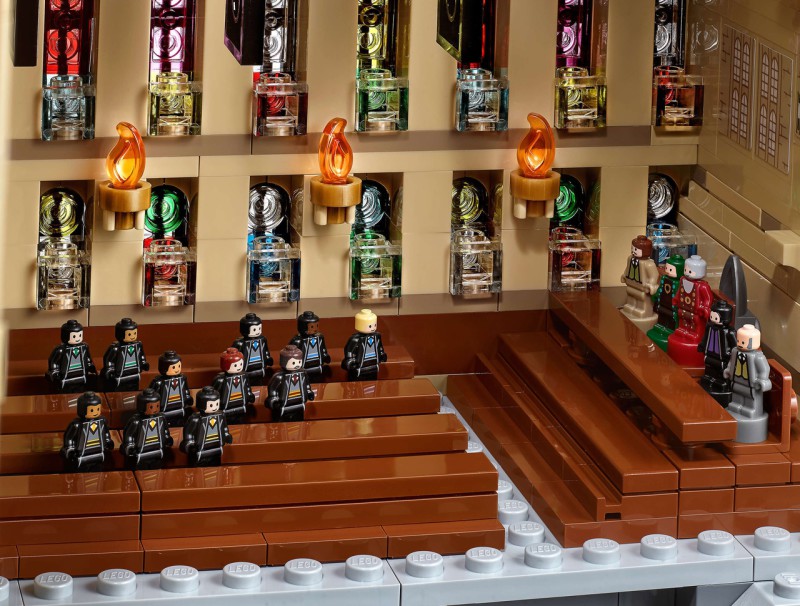 LEGO представил замок Хогвартс из 6000 деталей LEGO представил замок Хогвартс из 6000 деталей
