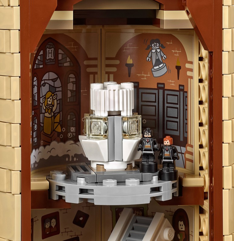 LEGO представил замок Хогвартс из 6000 деталей LEGO представил замок Хогвартс из 6000 деталей