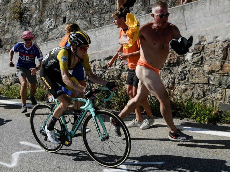 C оттенком легкого безумия. Гонка Тур де Франс 2018 глазами репортажного фотографа