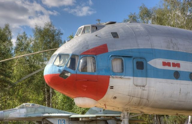 Вертолет - гигант МИ-12 Вертолет - гигант МИ-12