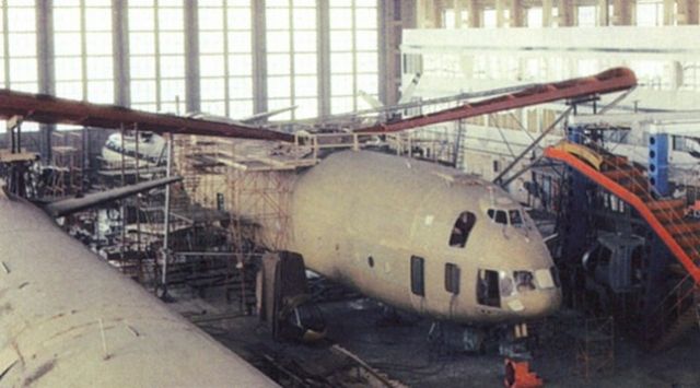 Вертолет - гигант МИ-12 Вертолет - гигант МИ-12
