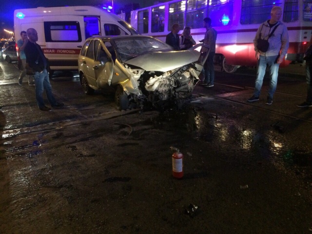 Самопроизвольный развод моста в Санкт-Петербурге стал причиной серьезных аварий