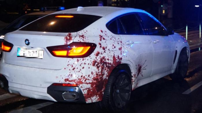 «Окровавленный» BMW на улицах Берлина
