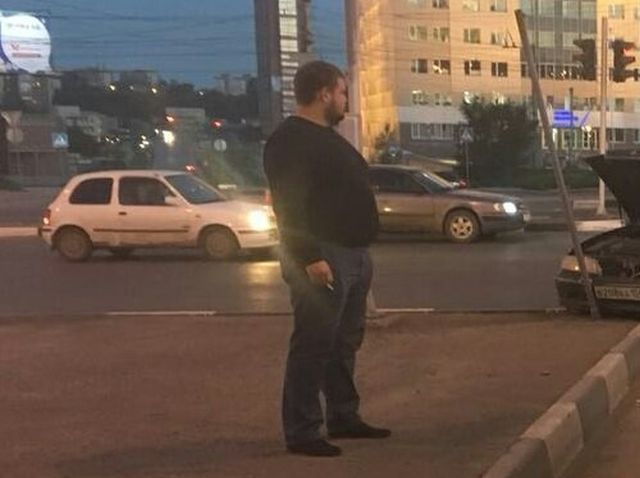 В Новосибирске автомобилист намеренно таранит машины нарушителей ПДД В Новосибирске автомобилист намеренно таранит машины нарушителей ПДД